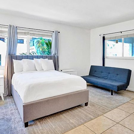 Beachfront Studio Hollywood Boardwalk Parking Apartment ดาเนียบีช ภายนอก รูปภาพ